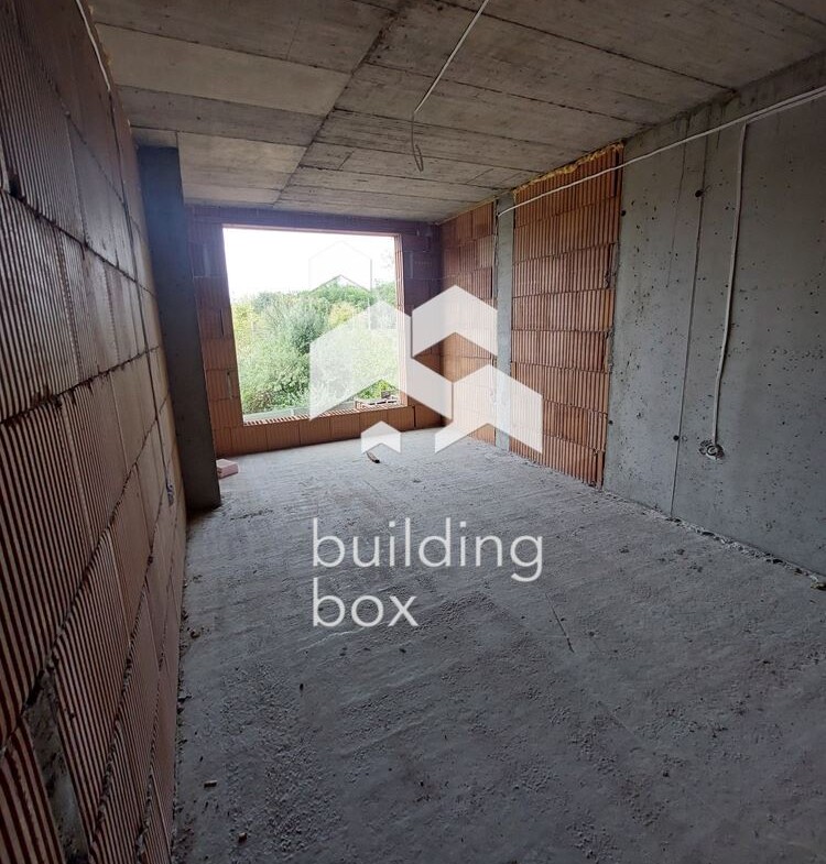 Тристаен апартамент - кв. Младежки хълм - 0