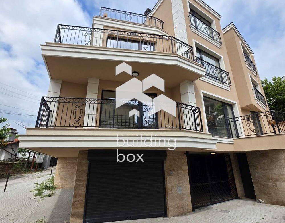 Тристаен апартамент - Център - 0