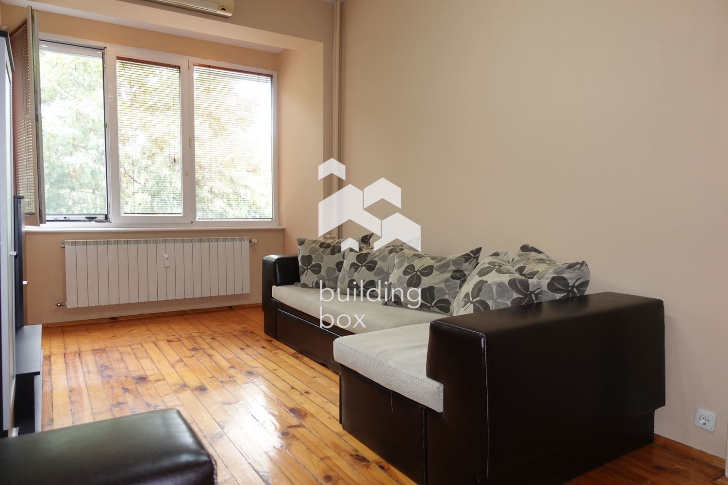 Продава се 2-стаен апартамент - Център - Обзаведен ! - 0