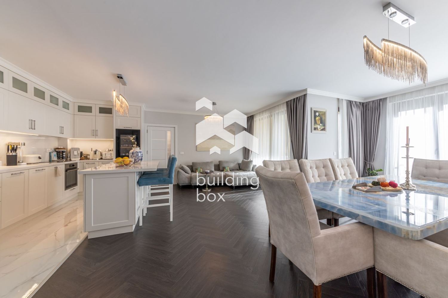 Лукс, простор и море – апартамент в бутикова сграда до к.к. Св. Св. Константин и Елена