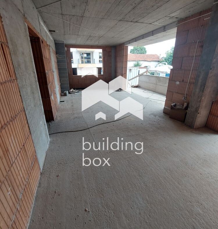 Тристаен апартамент до "Дентален университет" - гр. Пловдив - 0