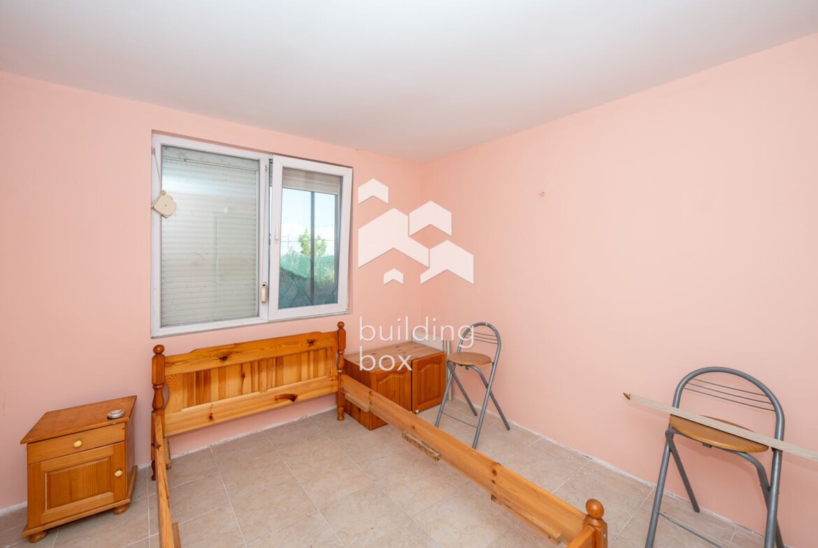 Двуетажна къща на плоча - готова за живеене - 0