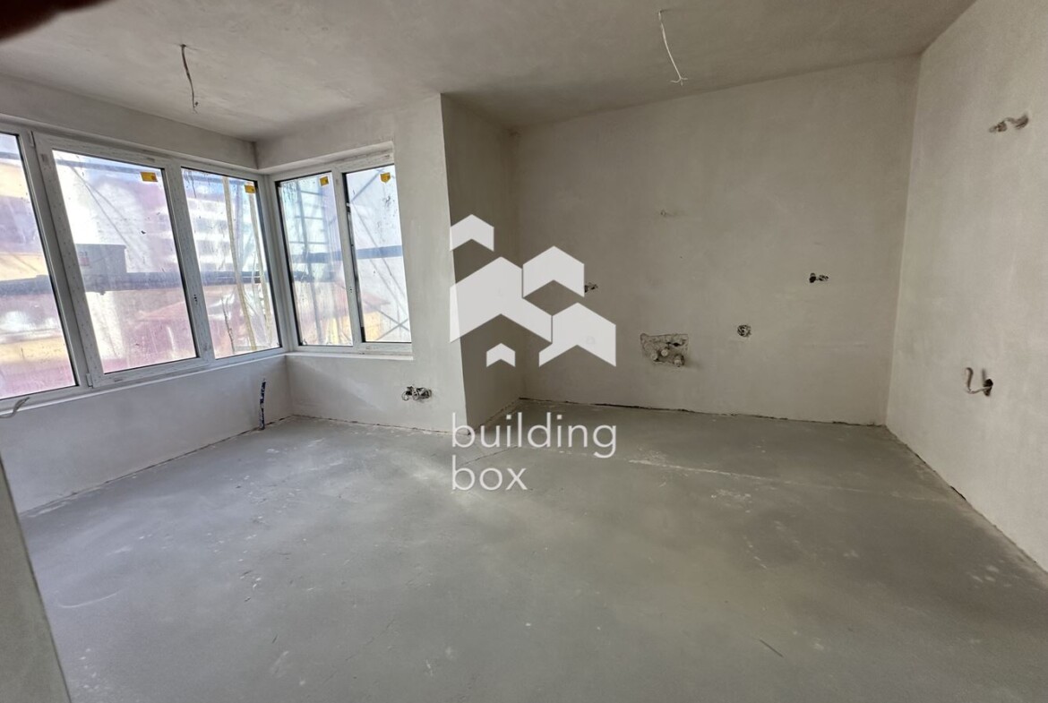 Тристаен апартамент в Център - 0