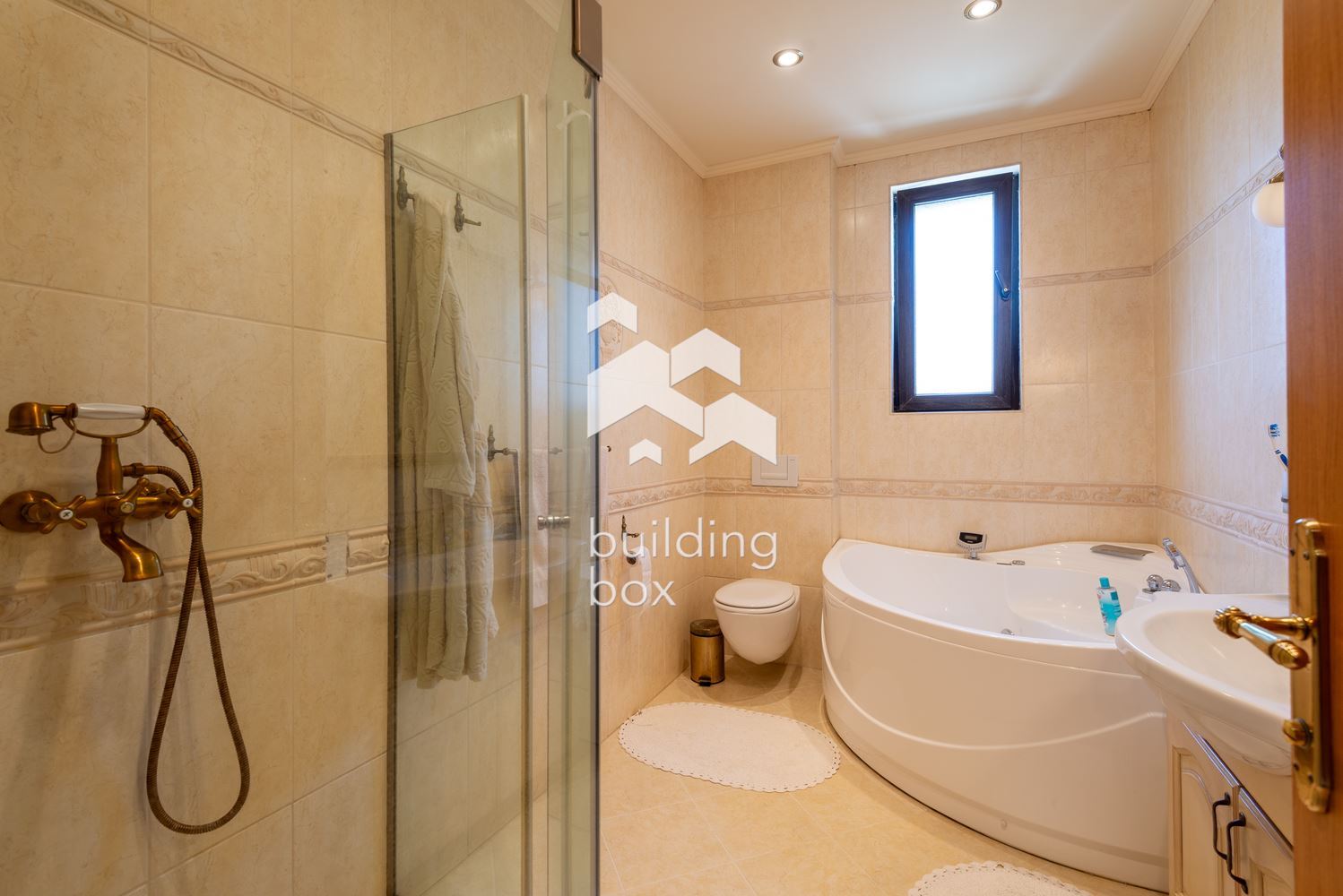 Къща на метри от Резиденция Евксиноград в гр.Варна - 0