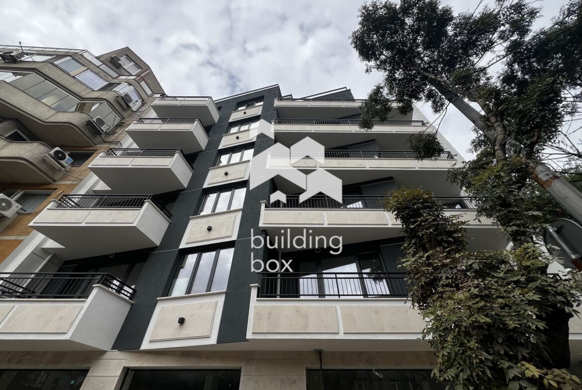 Тристаен апартамент в Оборище - 0