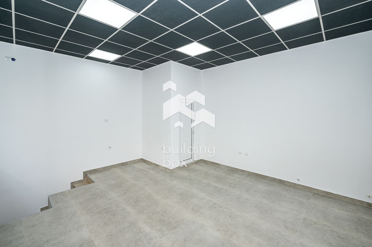 Търговско помещение на две нива - кв. Кършияка - 0