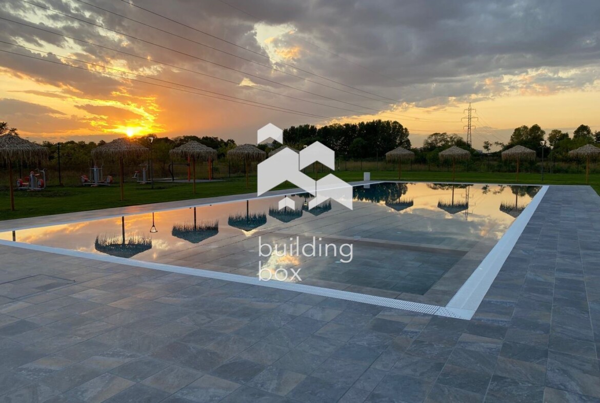 Тристаен апартамент с две паркоместа включени в цената - 0