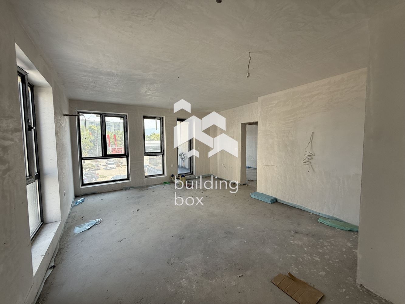 Тристаен апартамент с АКТ 16 - бул. "Пещерско шосе" - 0