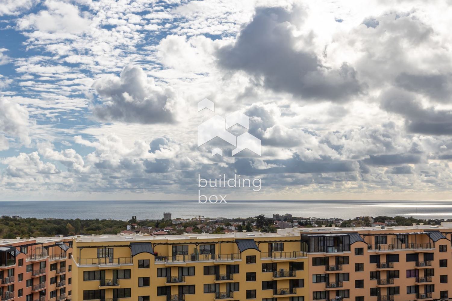 Лукс, простор и море – апартамент в бутикова сграда до к.к. Св. Св. Константин и Елена - 0