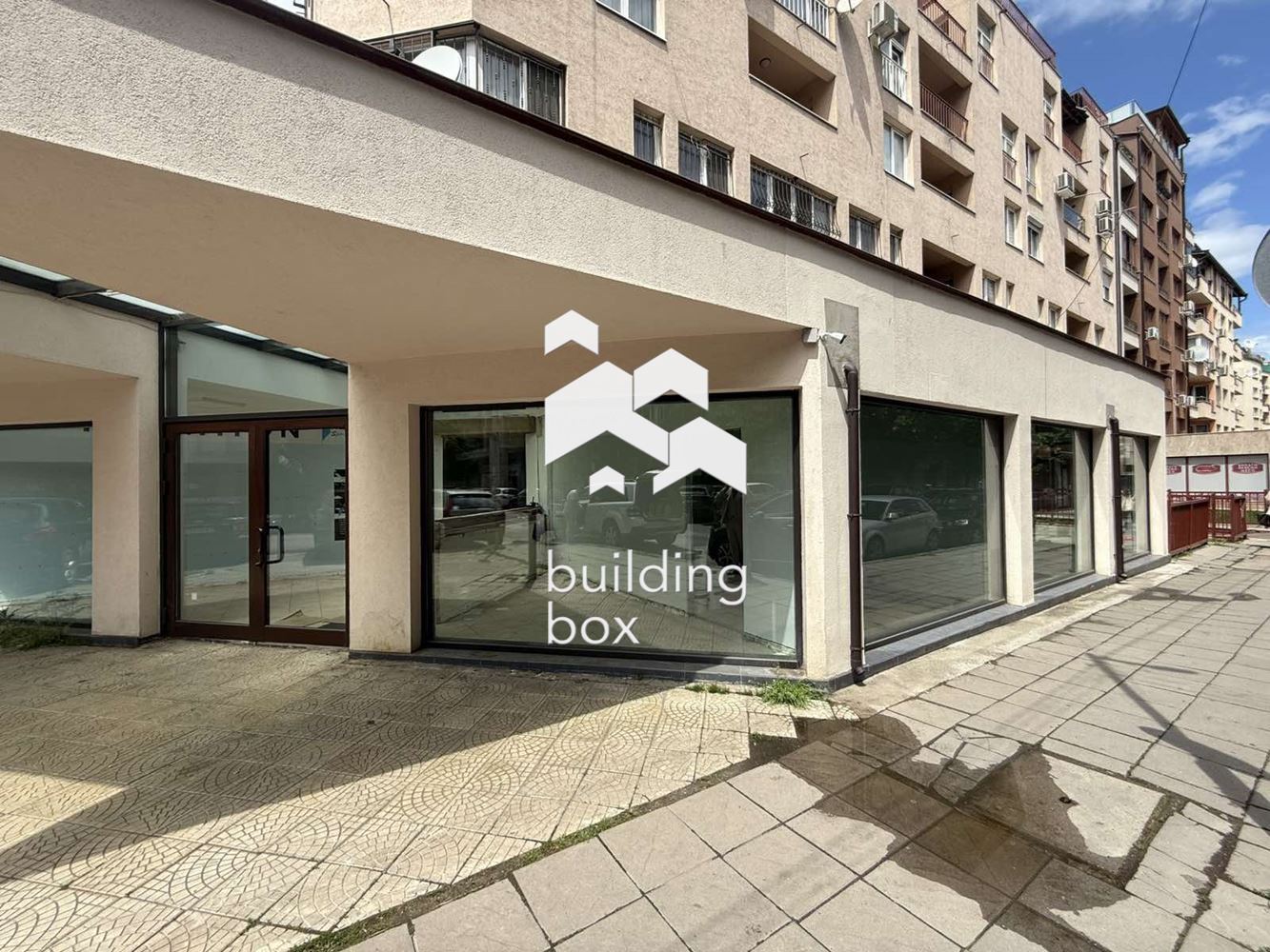 Търговска площ в ж.к. БОРОВО се отдава под наем! - 0