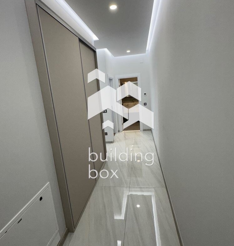 Продава двустаен апартамент в кв. Кръстова вада - 0