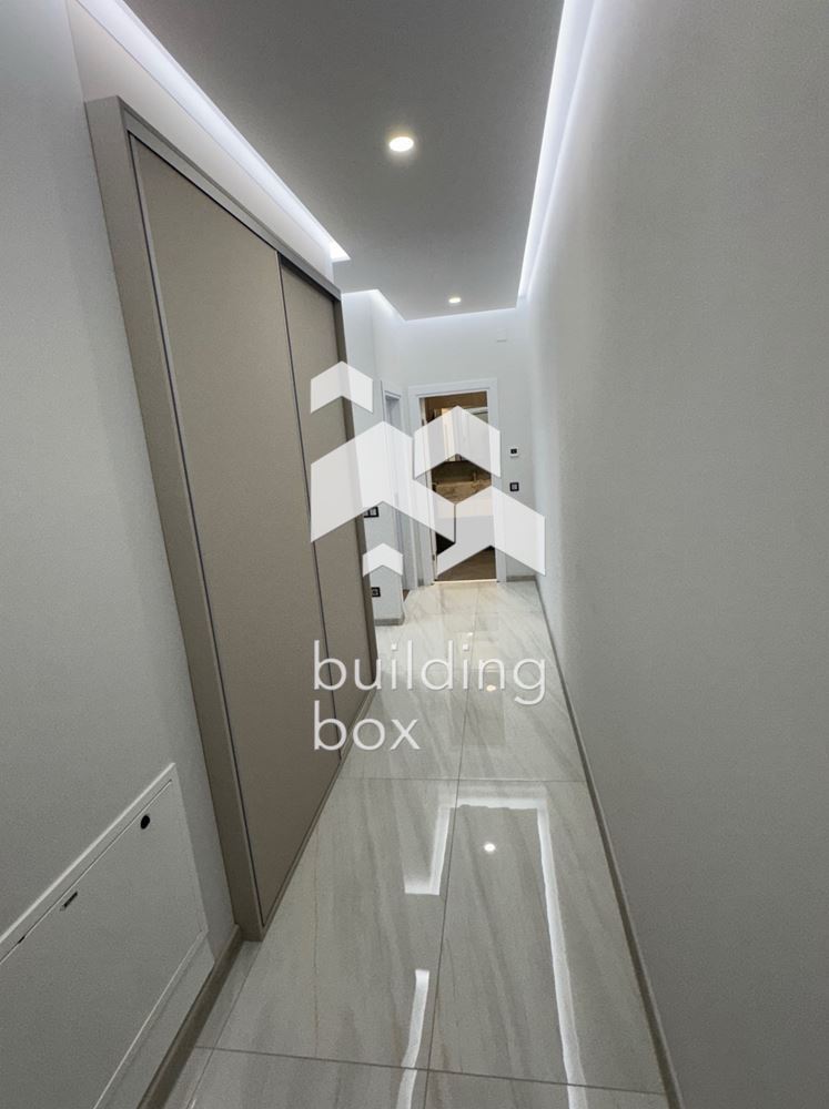 Продава двустаен апартамент в кв. Кръстова вада - 0