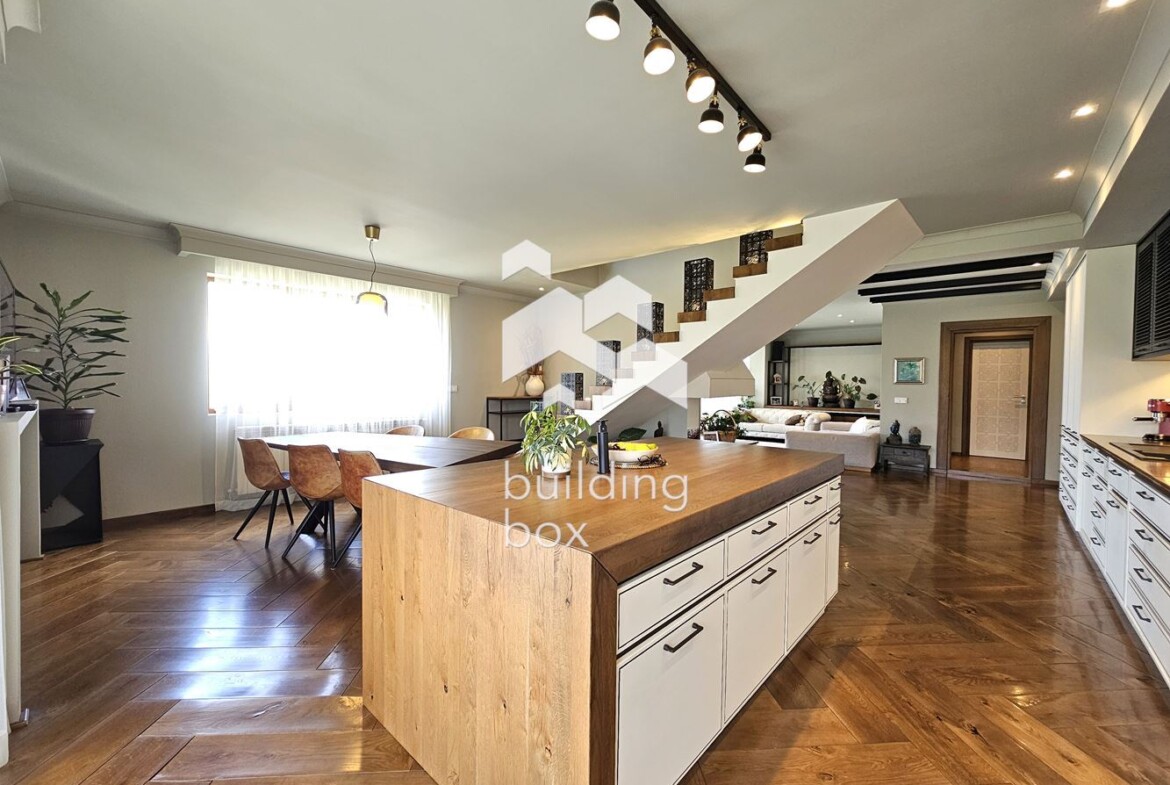 Четиристаен апартамент в престижния комплекс Maxi - 0