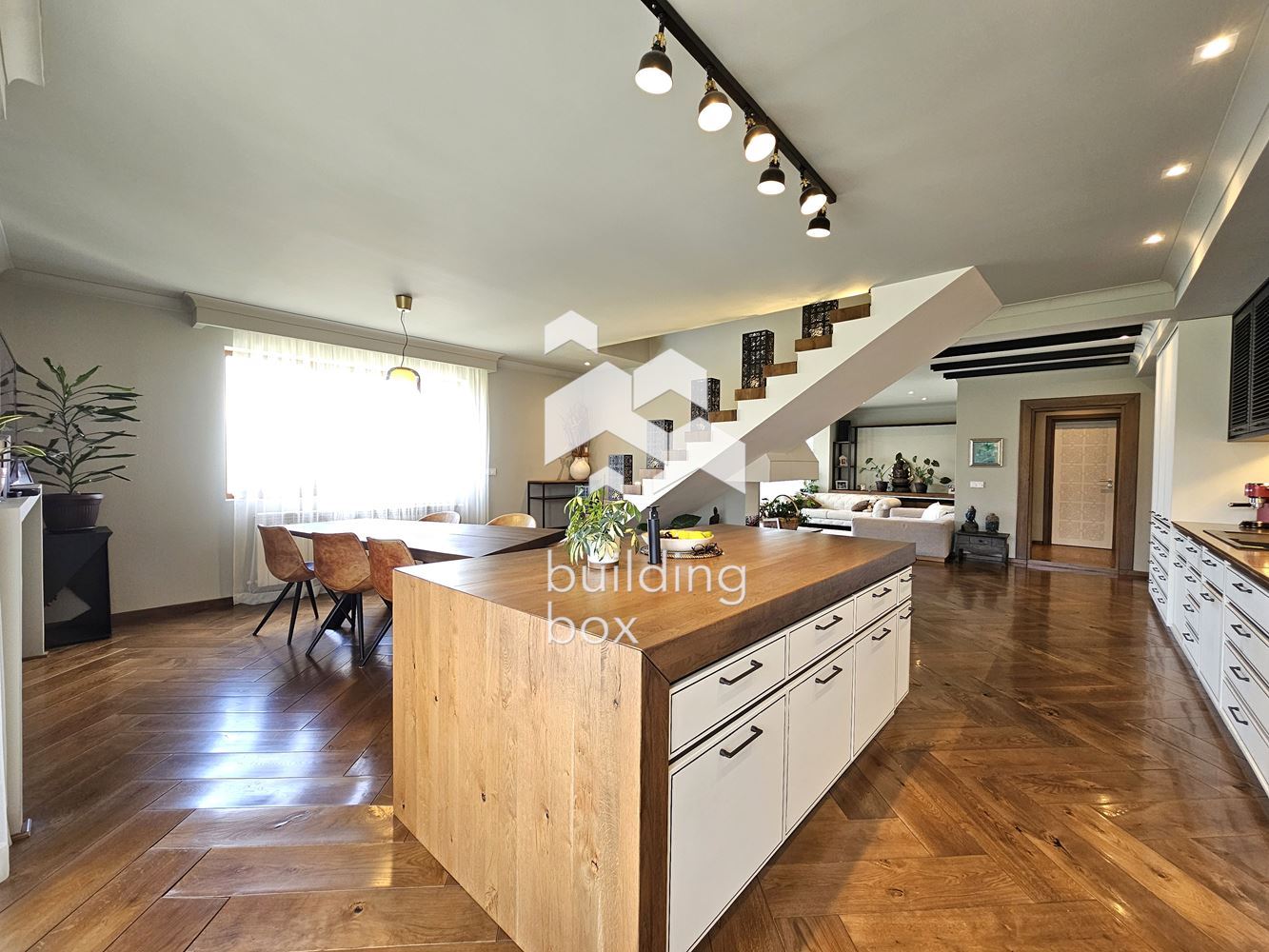 Четиристаен апартамент в престижния комплекс Maxi - 0