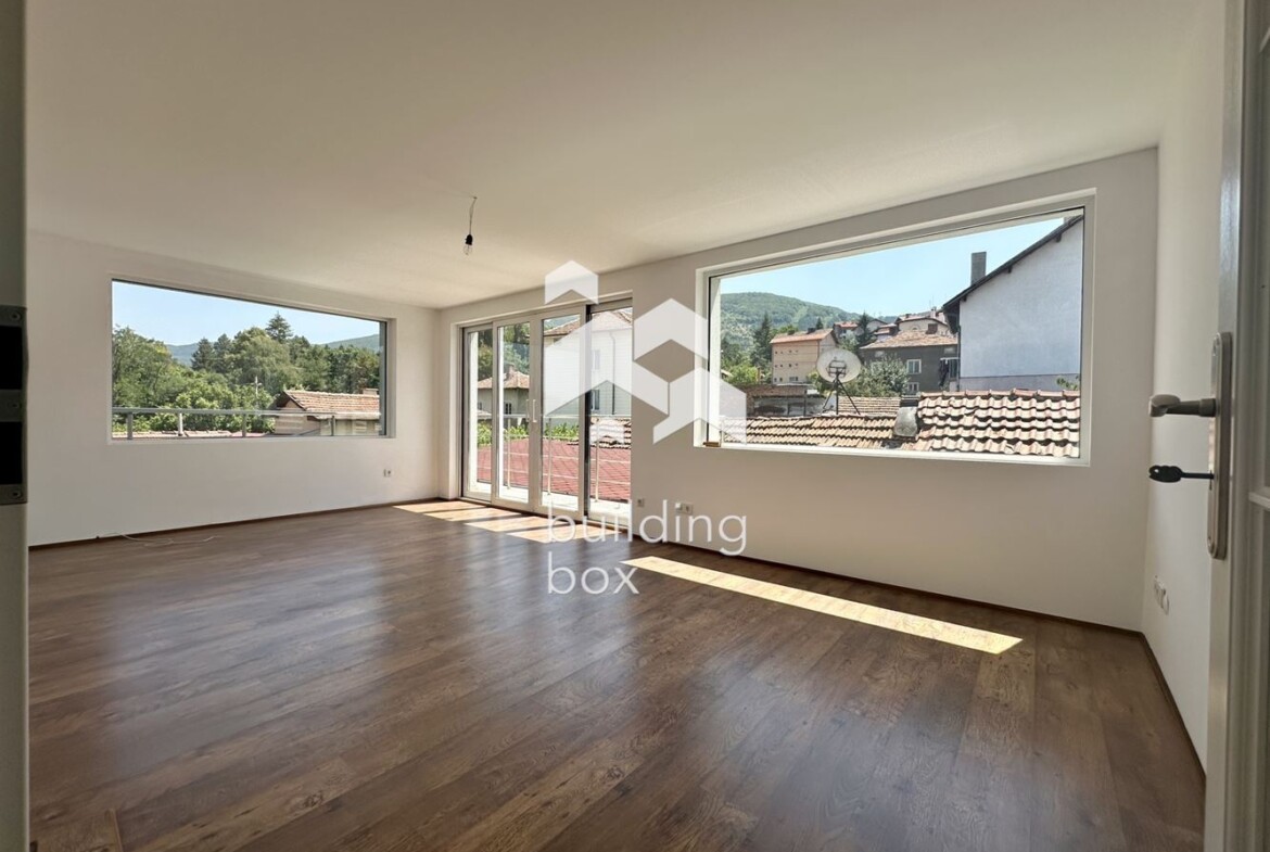 Къща в с. Лозен - 0